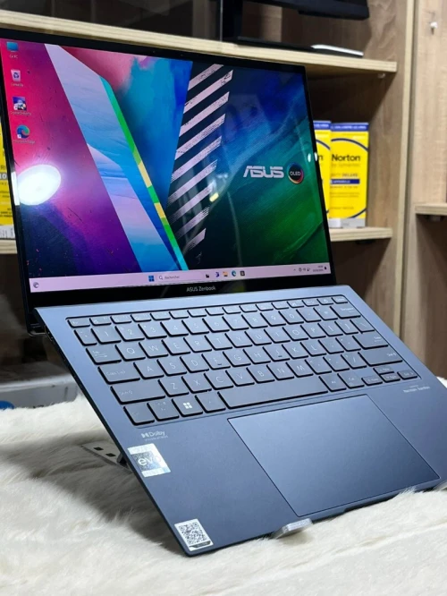 ASUS ZENBOOK S13 OLED UX5304VA I7 EVO 1355U 16GO 1TO SSD ECRAN 13.3" 3K OLED WINDOWS 11 ORIGINALE