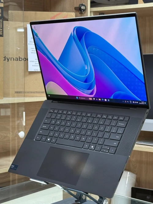 DELL PRECISION 5690 INTEL CORE ULTRA 7 165H 32GO 1TO SSD NVIDIA RTX1000ada 6GO 4K TACTILE