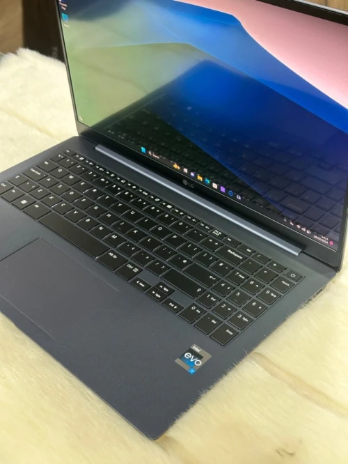 LG GRAM 15Z90RT I7 1360P 16GO 1TO SSD NVME OLED