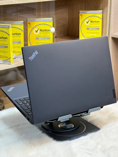 LENOVO THINKPAD P16s GEN 2 AMD RYZEN 7 PRO 7840U 32GO DDR5x 512GO SSD NVME AMD RADEON 780M 4GO GDDR6