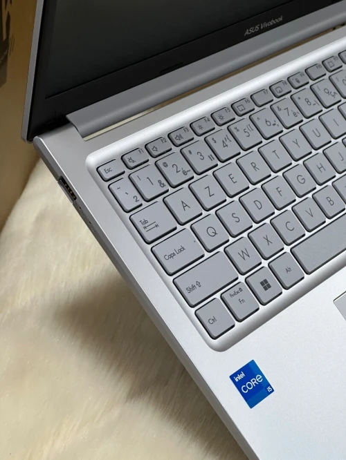 ASUS VIVOBOOK 15 X1504VA I5 1335U 8GO 512GO SSD NEUF SOUS EMBALLAGE 