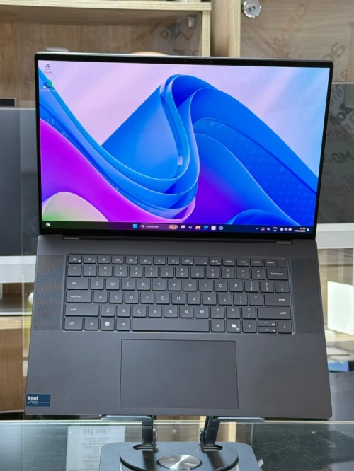 DELL PRECISION 5690 INTEL CORE ULTRA 7 165H 32GO 1TO SSD NVIDIA RTX1000ada 6GO 4K TACTILE