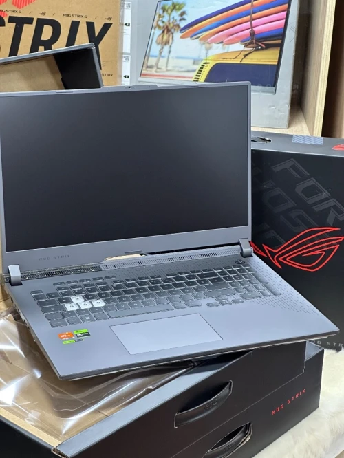 ASUS ROG STRIX G17 G713PV AMD RYZEN 9 7940HX 16GO 512GO NVIDIA GEFORCE RTX4060 8GO 17.3 NEUF SOUS EM