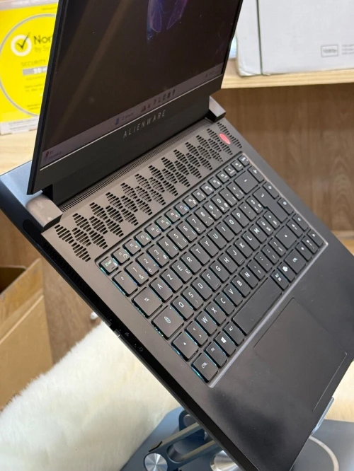 ALIENWARE M15 R6 I5 11400H 16GO 512GO SSD NVIDIA GEFORCE RTX3060 6GO 