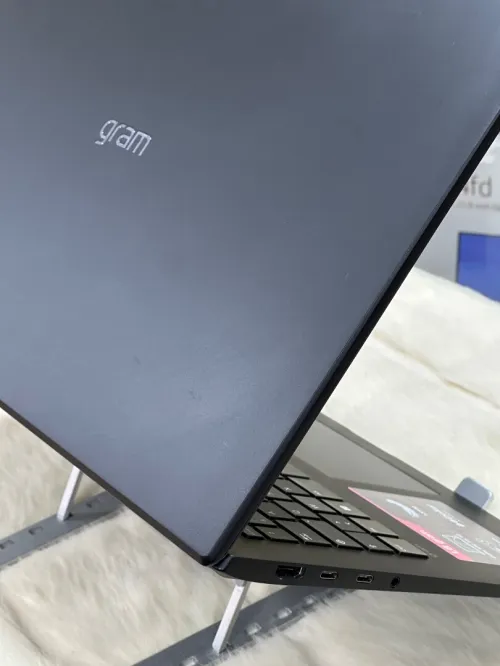LG GRAM 17Z90S-G ULTRA 7 155H 16GO DDR5X 1TO SSD NEUF