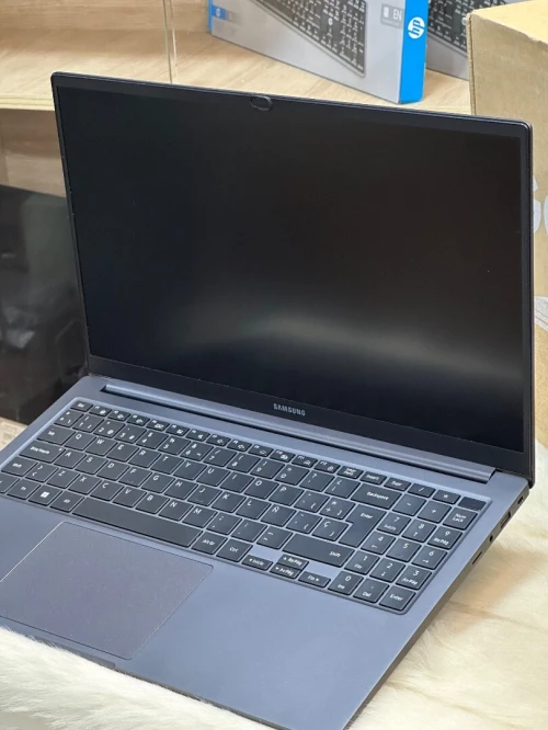 SAMSUNG GALAXYBOOK 750XFG I7 1355U 16GO 512GO SSD NEUF SOUS EMBALLAGE 