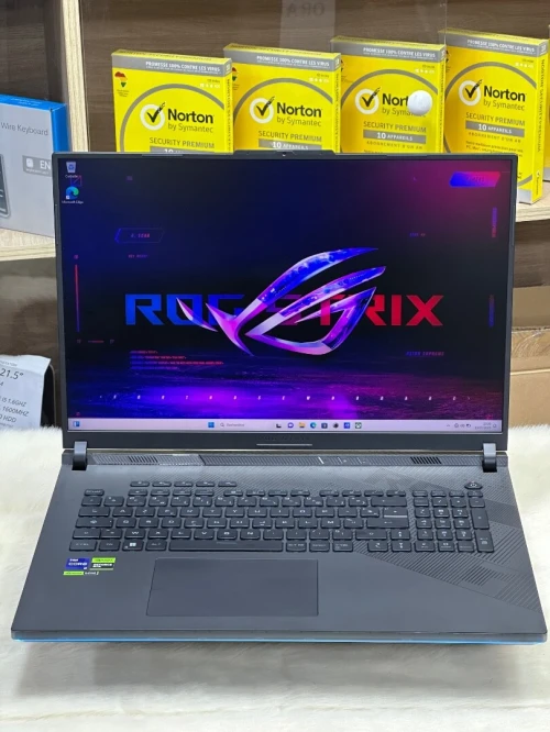ASUS ROG STRIX SCAR 18 G834JYR I9 14900HX 64GO DDR5 2TO SSD NVIDIA GEFORCE RTX4090 16GO GDDR6