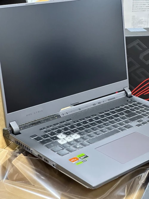 ASUS ROG STRIX G17 G713PV AMD RYZEN 9 7940HX 16GO 512GO NVIDIA GEFORCE RTX4060 8GO 17.3 NEUF SOUS EM