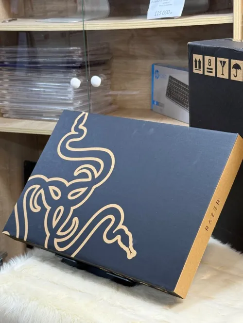 RAZER BLADE 18 RZ09-0509 I9 14900HX 32GO 2TO SSD NVIDIA GEFORCE RTX4090 16GO 300Hz NEUF SOUS EMBALL