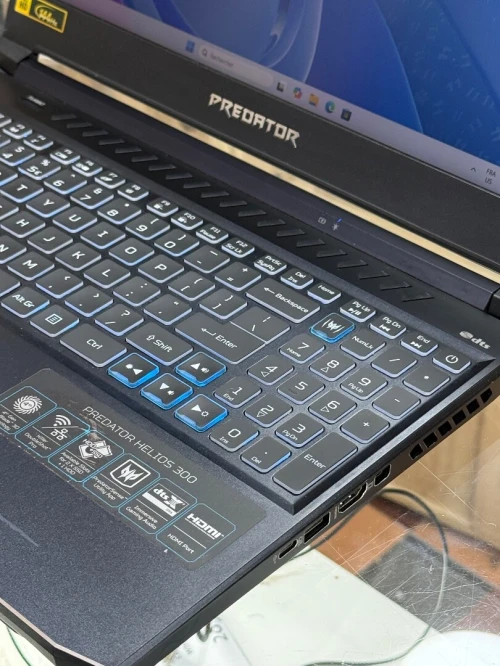 ACER PREDATOR HELIOS 300 PH315-53 I7 10750H 32GO 512GO SSD + 1TO SSD + 2TO HDD RTX2070 8GO