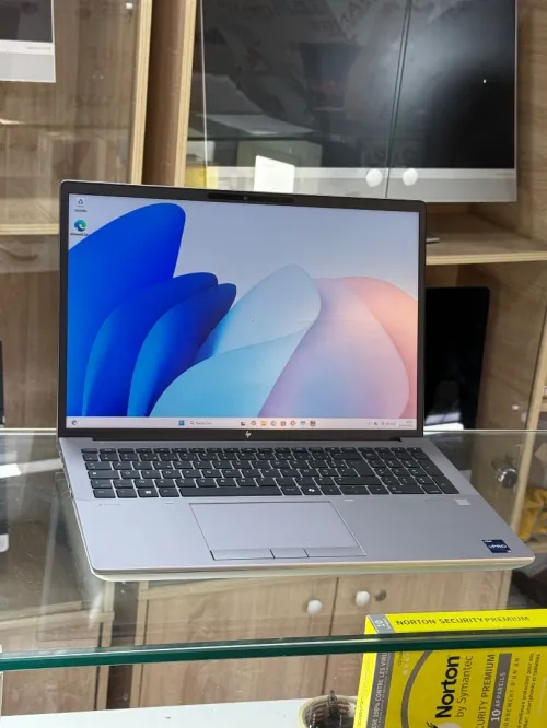 HP ZBOOK FURY 16 G11 I7 VPRO 13850Hx 32GO 1TO SSD NVIDIA RTX4000 ada 12GO GDDR6