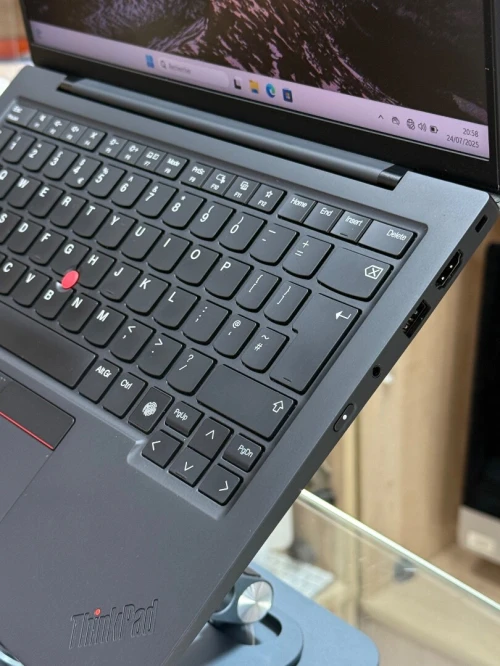 LENOVO THINKPAD X1 CARBON GEN 12 INTEL CORE ULTRA 5 VPRO 135U 16GO 256GO SSD TACTILE 