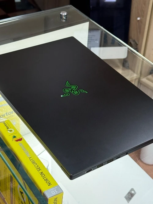 RAZER BLADE RZ09-0421 I7 12800H 32GO 1TO SSD NVIDIA GEFORCE RTX3080Ti 16GO GDDR6 3K 240Hz