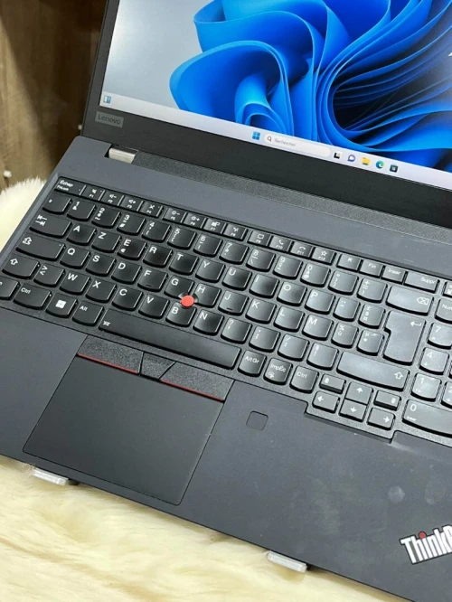LENOVO THINKPAD T15 GEN 2 I5 VPRO 1145G7 16GO 256GO SSD ECRAN 15.6" FULL HD 1080P LED WINDOWS 11 