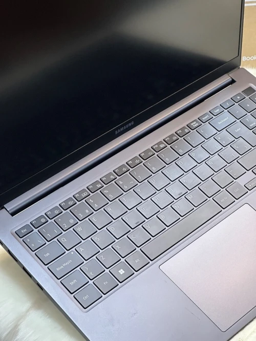 SAMSUNG GALAXYBOOK 750XFG I7 1355U 16GO 512GO SSD NEUF SOUS EMBALLAGE 