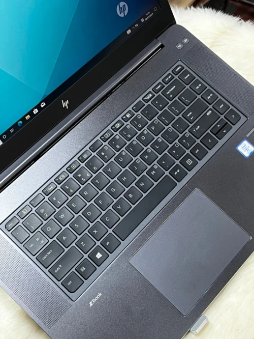 HP ZBOOK STUDIO G4 I7 VPRO 7820HQ 32GO DDR4 512 SSD NIVIDIA QUADRO M1200 4GO 15.6 WIN 10