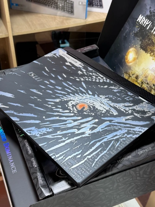 MSI TITAN 18 HX DRAGON ÉDITION ULTRA 9 285Hx 96Go 6To SSD NVIDIA GeForce RTX5090 24Go GDDR7 4K Neuf 