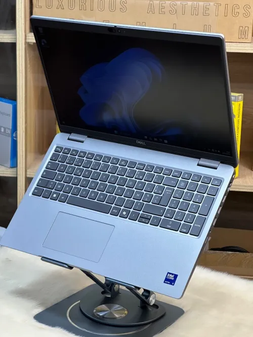 DELL LATITUDE 5550 INTEL CORE ULTRA 5 135U 16GO 256GO SSD 