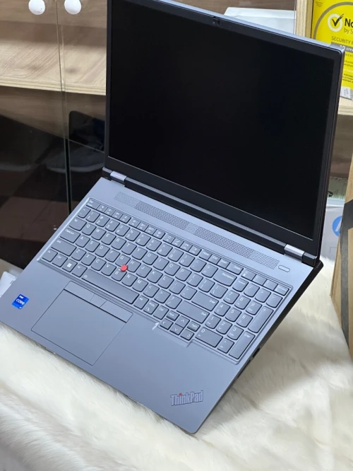 LENOVO THINKPAD P16 GEN 1 4K I7 12800HX 32GO DDR5X 1TO SSD NVIDIA RTX A1000 4GO NEUF SOUS EMBALLAGE 