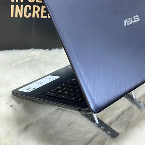 ASUS VIVOBOOK X543M CELERON N4020 4GO 256 SSD WIN 11 PRO 