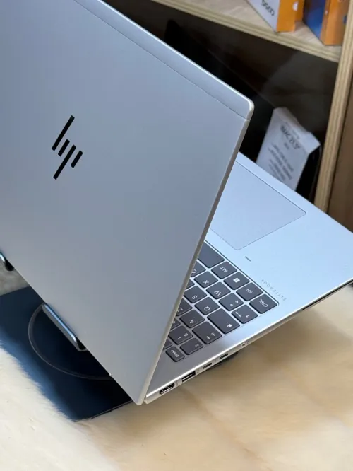 HP ELITEBOOK 660 G11 INTEL ULTRA 5 135U 32GO DDR5 512GO SSD TACTILE 