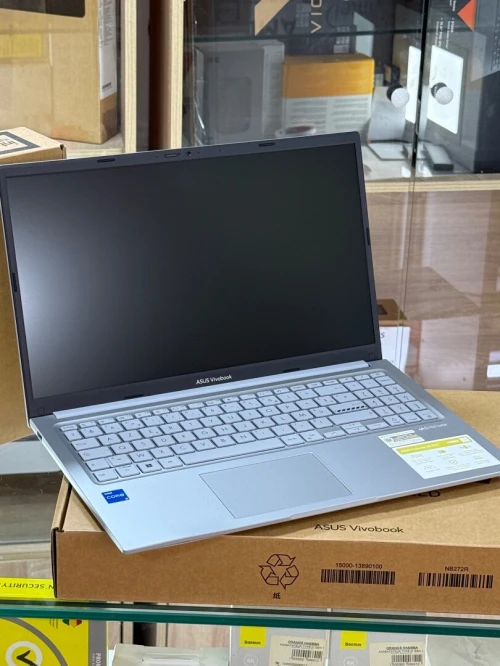 ASUS VIVOBOOK 15 X1504V I5 1334U 8GO 512GO SSD NEUF SOUS EMBALLAGE