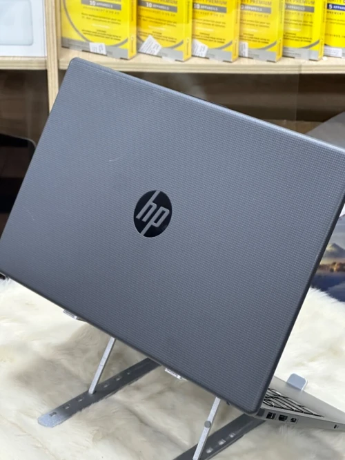 HP 250 G10 I7 1355U 32GO 1TO SSD NVIDIA GEFORCE MX550 2GO 15.6 FHD W11