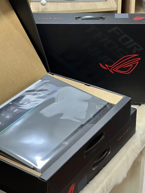 ASUS ROG STRIX G17 G713PV AMD RYZEN 9 7940HX 16GO 512GO NVIDIA GEFORCE RTX4060 8GO 17.3 NEUF SOUS EM