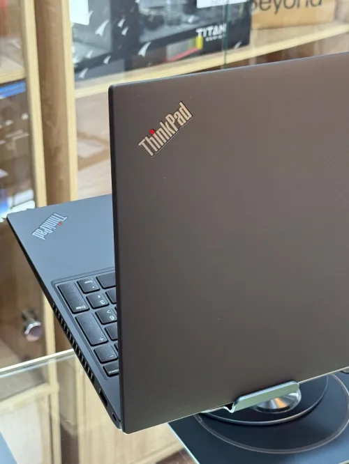 LENOVO THINKPAD P16s Gen 2 AMD RYZEN 7 PRO 7840U 32GO 512GO SSD 