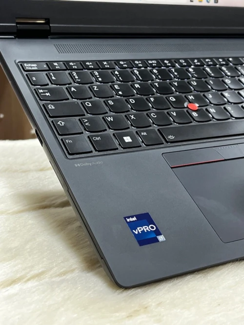 LENOVO THINKPAD P16v GEN1 I7 vpro 13800h 32go DDR5 512 SSD RTX 2000 ada 8g