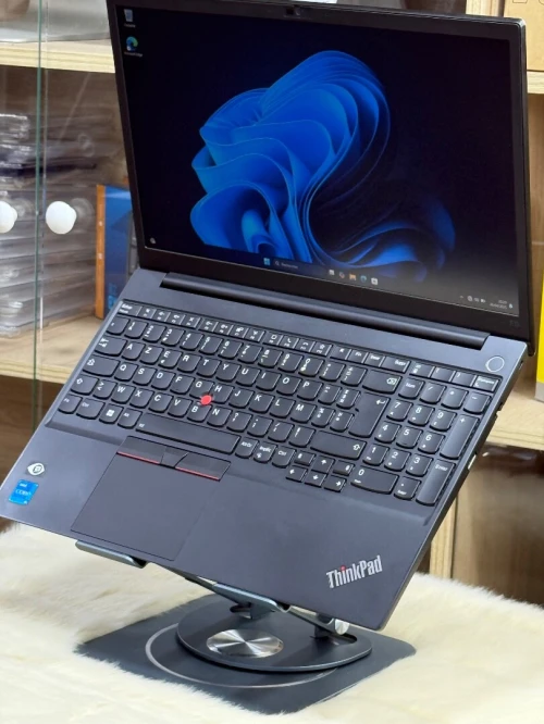 LENOVO THINKPAD E15 GEN 4 I5 1235U 16GO 256GO SSD NVME 