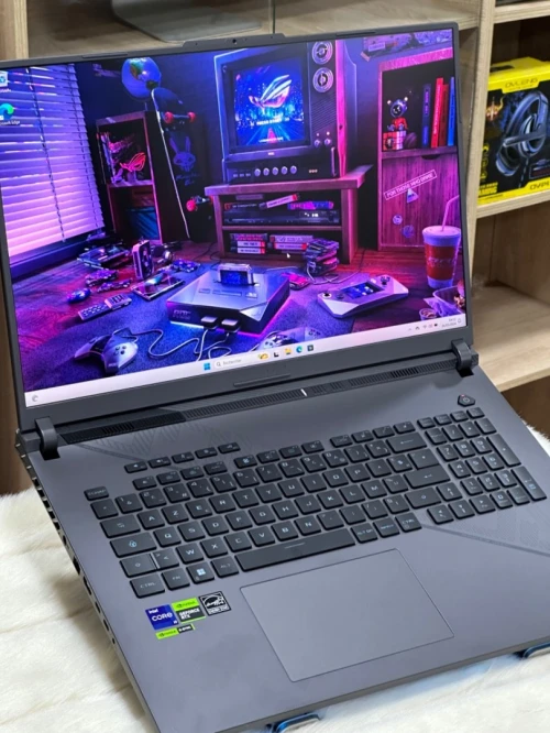 ASUS ROG STRIX G18 G814JIR I9 14900HS 32GO DDR5 1TO SSD NVIDIA GEFORCE RTX4070 8GO GDDR6 