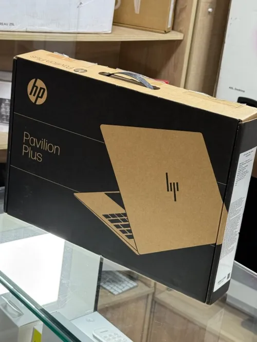 HP PAVILION PLUS 14 EY0018NF AMD RYZEN 7 7840U 16GO DDR4X 512GO SSD 3K OLED 
