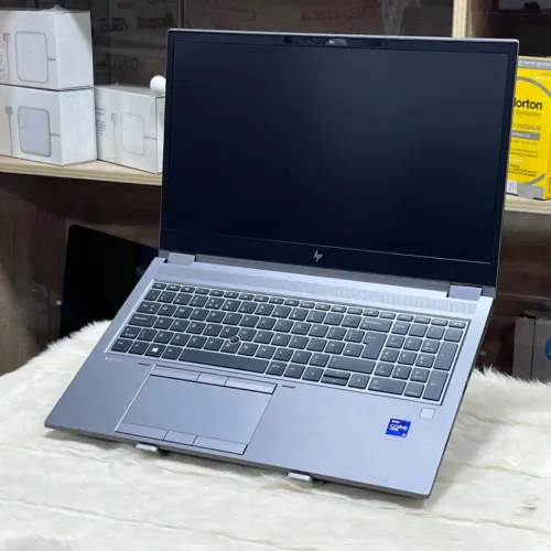 HP ZBOOK FURY 15 G8 I9 VPRO 11950H RAM 64 GO DDR4X 1TO SSD RTX A2000 4GO ECRAN 15.6" FULL HD WIN11