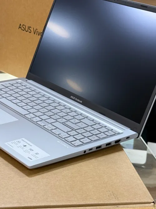 ASUS VIVOBOOK 15 X1504V I3 1315U 8GO 512GO SSD NEUF SOUS EMBALLAGE