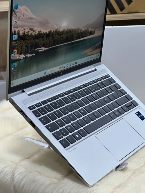 HP ELITEBOOK 640 G10 I5 VPRO 1345U 32GO DDR4X 512Go SSD NEUF
