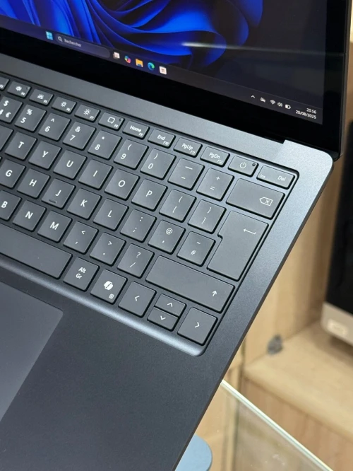 SURFACE LAPTOP 6 BLACK ÉDITION INTEL CORE ULTRA 7 165H 16GO 512GO SSD NVME TACTILE 