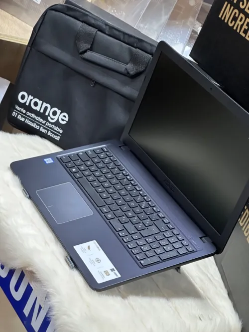 ASUS VIVOBOOK 15 X543U I3 7100U 4GO 256GO SSD NEUF SOUS EMBALLAGE 