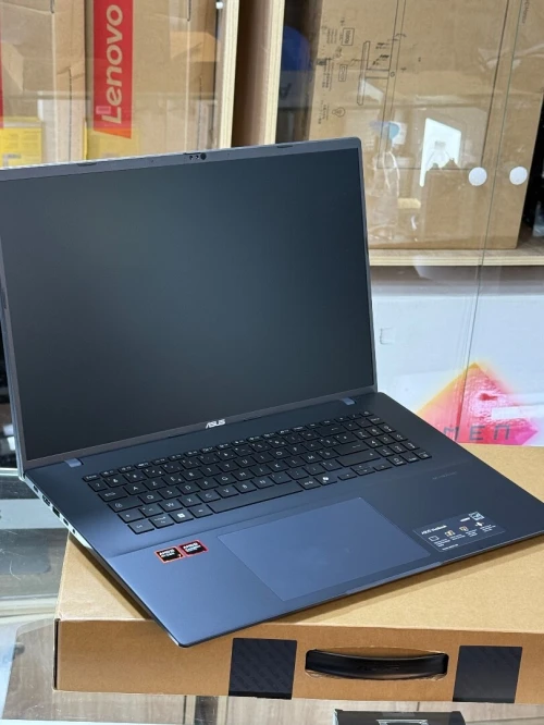 ASUS VIVOBOOK 18 M1807H AMD RYZEN 7 260 32GO 1TO SSD NVME NEUF SOUS EMBALLAGE