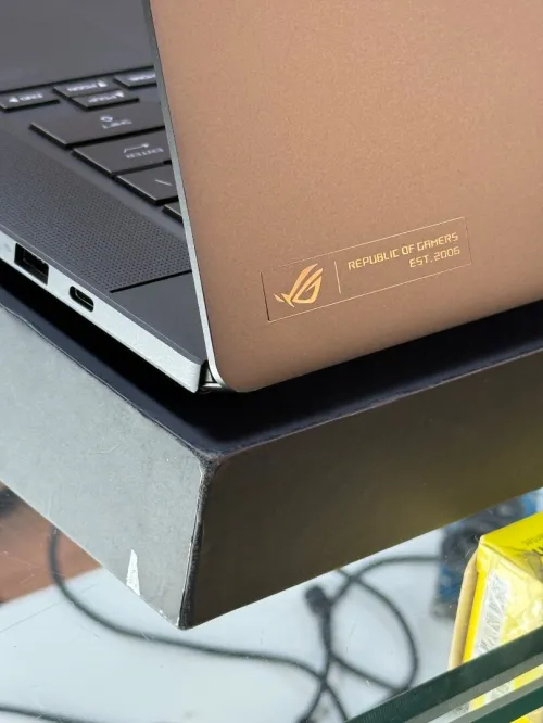 ASUS ROG ZEPHYRUS G16 GU605MU OLED ULTRA 9 185H 32GO 2TO SSD NVIDIA GEFORCE RTX4090 16GO GDDR6
