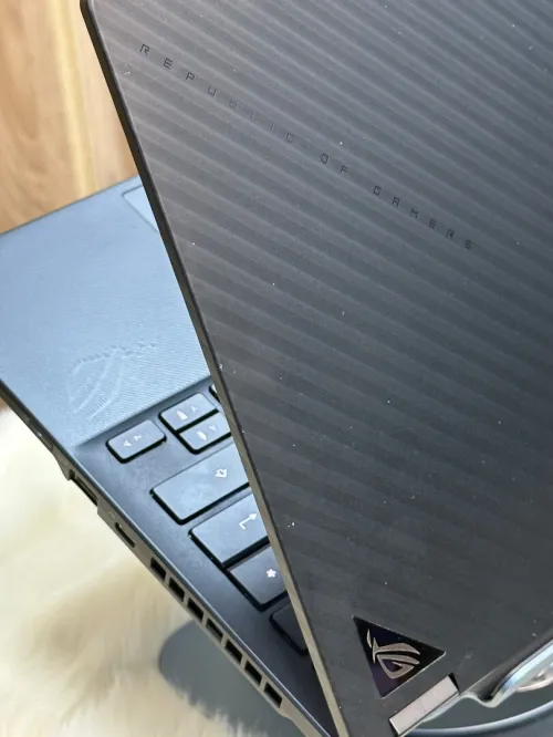 ASUS ROG FLOW X13 GV302XU AMD RYZEN 9 7940HS 16GO DDR5 1TO SSD NVIDIA GEFORCE RTX4050 6GO TACTILE 
