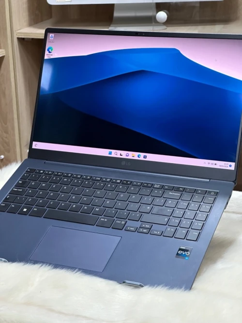 LG GRAM 15Z90RT OLED I7 EVO 1360P 16GO DDR5 1TO SSD NVME 