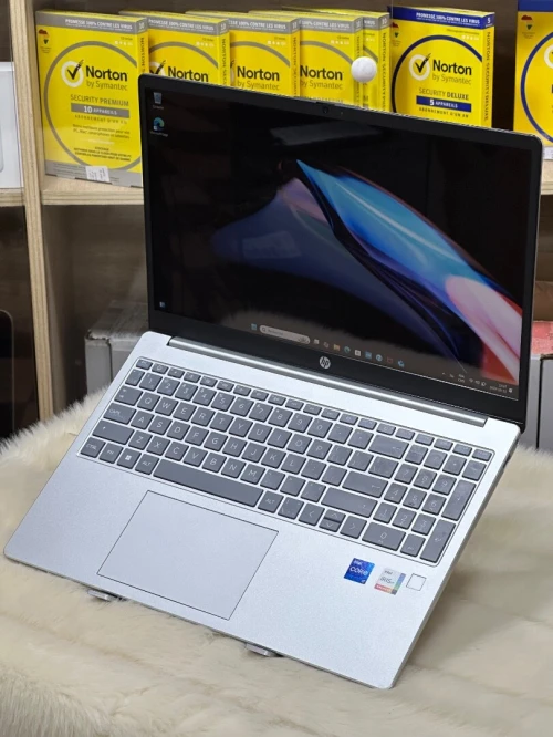 HP LAPTOP 15 FD0XXX I7 1355U 16GO 1TO SSD NVME TACTILE 