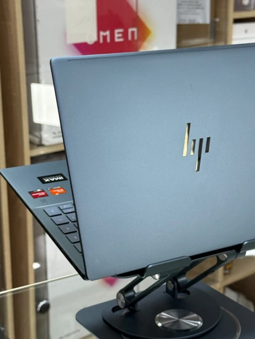 HP PAVILION PLUS 14 EY0XXX AMD RYZEN 7 7840U 16GO 512GO SSD 3K OLED
