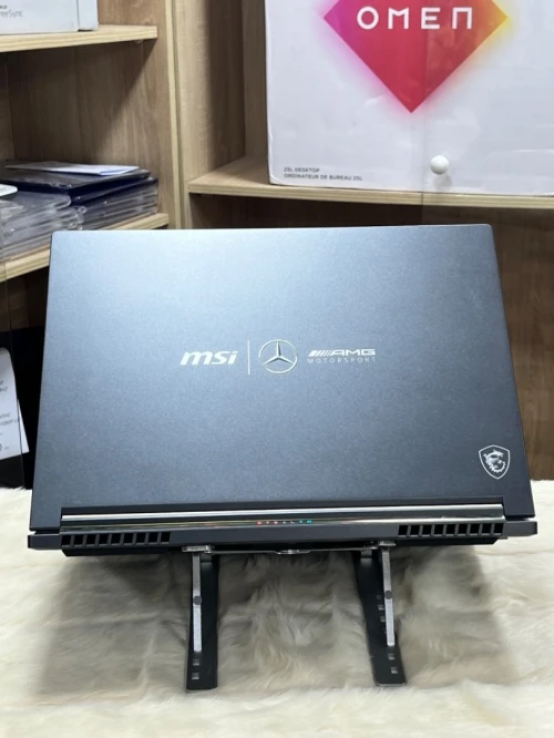 MSI STEALTH MERCEDES AMG A13VG I9 13900H 32G 2TB SSD RTX 4070 8G 4k OLED