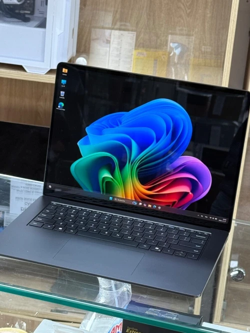 SURFACE LAPTOP 7 BLACK ÉDITION SNAPDRAGON X12 CORE 16GO 512GO SSD TACTILE