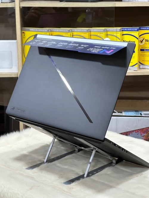 ASUS ROG ZEPHYRUS G16 GU605MV ULTRA 9 185H 16GO DDR5 1TO SSD NVIDIA GEFORCE RTX4060 8GO 3K OLED NEUF