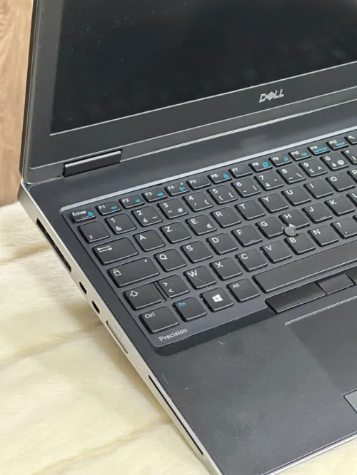 DELL PRECISION 7530 I7 8750H 16GO 256Go SSD NVIDIA QUADRO P1000 4GO 