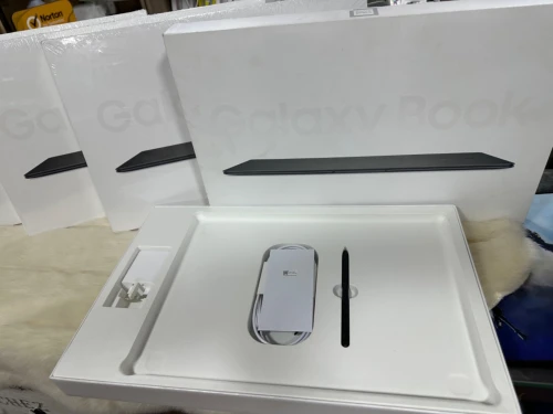 SAMSUNG GALAXY BOOK 3 PRO 360 5G I5 1340P 8GO DDR5 256GO SSD NEUF SOUS EMBALLAGE 