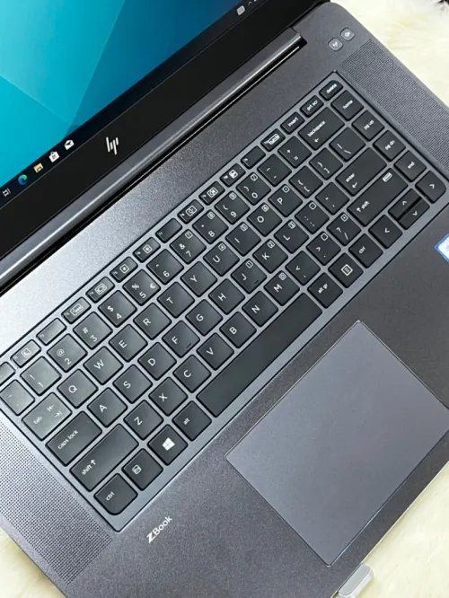 HP ZBOOK STUDIO G4 I7 VPRO 7820HQ 32GO DDR4 512 SSD NIVIDIA QUADRO M1200 4GO 15.6 WIN 10
